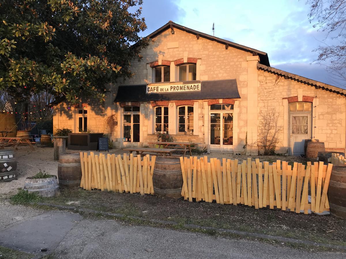 Le Cafe De La Promenade Bed and Breakfast Bourgueil Εξωτερικό φωτογραφία