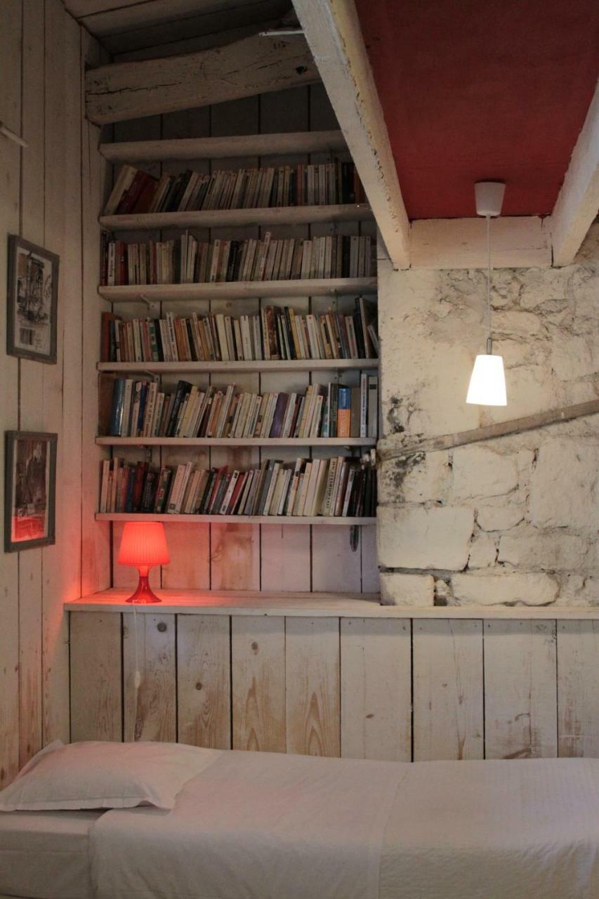 Le Cafe De La Promenade Bed and Breakfast Bourgueil Εξωτερικό φωτογραφία
