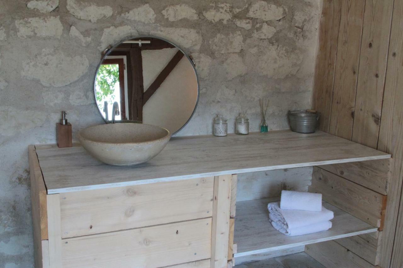 Le Cafe De La Promenade Bed and Breakfast Bourgueil Εξωτερικό φωτογραφία