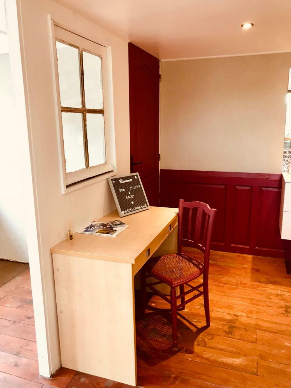 Le Cafe De La Promenade Bed and Breakfast Bourgueil Εξωτερικό φωτογραφία